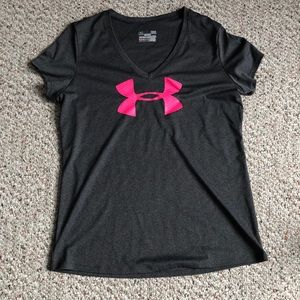 Woman’s gray under armor tee shirt size large